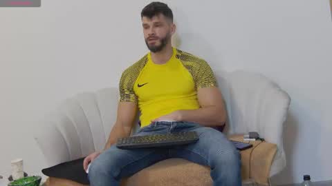 mauro_real_man online show from November 30, 2025, 6:01 pm