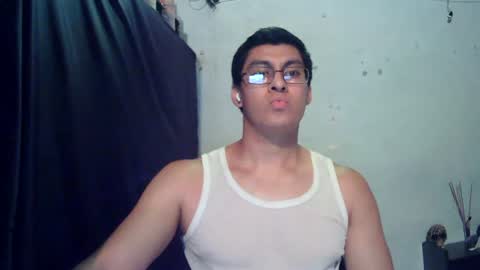 Snapshot of maurodirty chatting on July 11, 2026, 7:55 am Mauro online show from July 11, 2026, 7:55 am