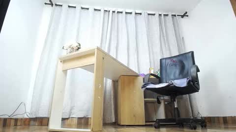 Max Collins online show from November 28, 2025, 11:13 am