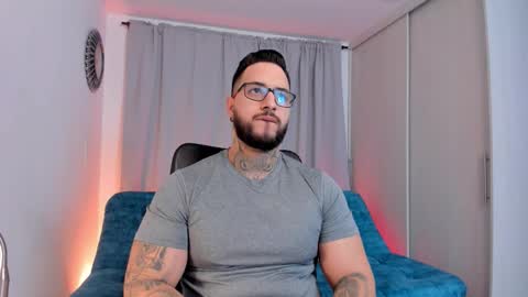 max D. online show from February 3, 2026, 1:49 pm