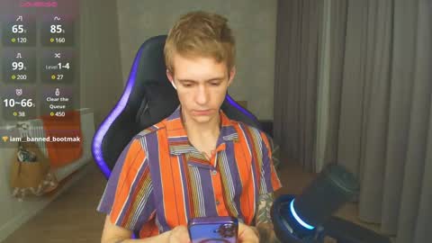 Snapshot of max_gen chatting on January 10, 2025, 5:34 pm Max Gen with tats 24years And Ethan without tats 20 years online show from January 10, 2025, 5:34 pm