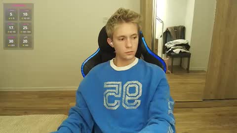 Snapshot of max_gen chatting on March 17, 2026, 4:21 pm Max Gen with tats 24years And Ethan without tats 20 years online show from March 17, 2026, 4:21 pm