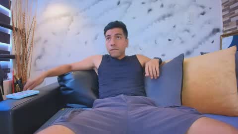 Max Hornye online show from April 1, 2026, 7:00 pm