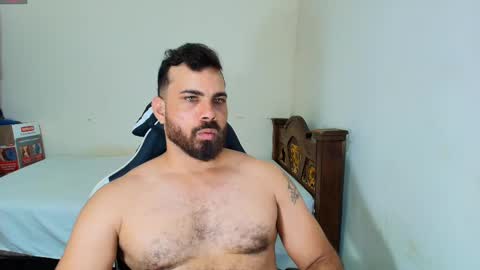 max_love25 online show from November 1, 2025, 7:49 pm