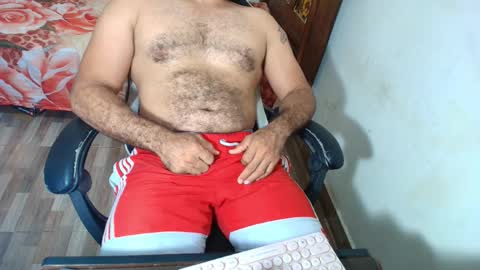 max_love25 online show from December 4, 2025, 9:34 pm