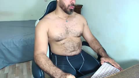 max_love25 online show from February 21, 2026, 7:37 pm