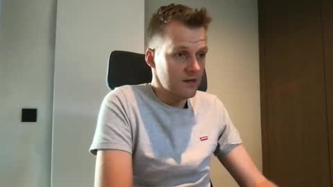 Max take off clothes online show from December 28, 2024, 12:56 pm