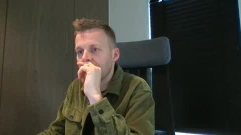 Max take off clothes online show from January 23, 2025, 12:09 pm