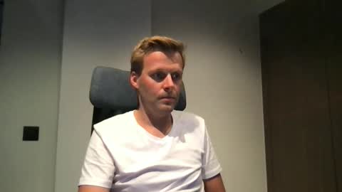 Max take off clothes online show from September 10, 2025, 6:08 pm