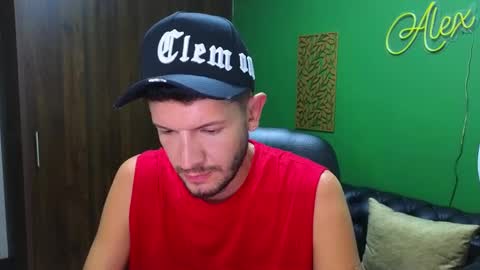 Snapshot of max_tayloor chatting on December 4, 2024, 3:04 am Max Taylor online show from December 4, 2024, 3:04 am