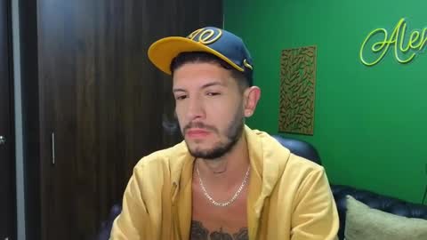 Snapshot of max_tayloor chatting on December 6, 2024, 3:41 am Max Taylor online show from December 6, 2024, 3:41 am