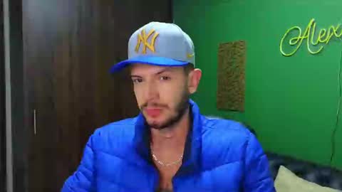 Snapshot of max_tayloor chatting on December 7, 2024, 5:04 am Max Taylor online show from December 7, 2024, 5:04 am