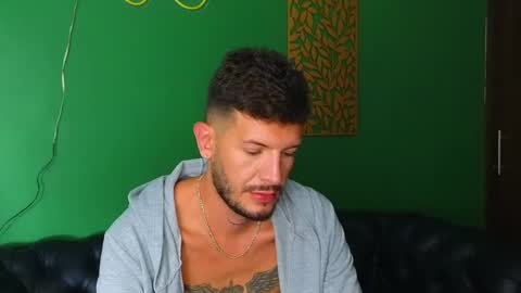 Snapshot of max_tayloor chatting on December 29, 2024, 10:47 pm Max Taylor online show from December 29, 2024, 10:47 pm