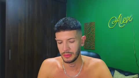 Snapshot of max_tayloor chatting on December 30, 2024, 10:01 pm Max Taylor online show from December 30, 2024, 10:01 pm