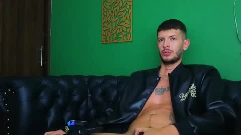 Snapshot of max_tayloor chatting on January 4, 2025, 8:59 pm Max Taylor online show from January 4, 2025, 8:59 pm