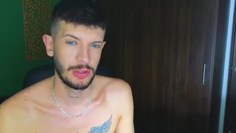 Snapshot of max_tayloor chatting on February 1, 2025, 9:08 pm Max Taylor online show from February 1, 2025, 9:08 pm