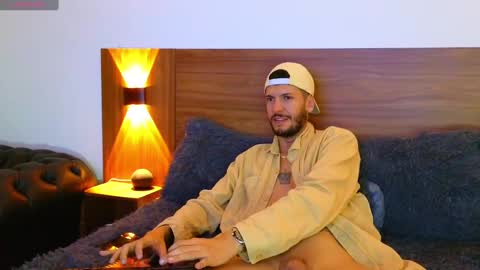 Snapshot of max_tayloor chatting on March 1, 2025, 2:48 am Max Taylor online show from March 1, 2025, 2:48 am