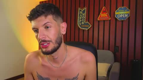 Snapshot of max_tayloor chatting on October 15, 2025, 9:48 pm Max Taylor online show from October 15, 2025, 9:48 pm