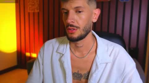 Snapshot of max_tayloor chatting on October 24, 2025, 1:35 am Max Taylor online show from October 24, 2025, 1:35 am