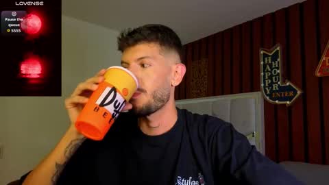 Snapshot of max_tayloor chatting on November 7, 2025, 12:43 am Max Taylor online show from November 7, 2025, 12:43 am