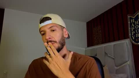 Snapshot of max_tayloor chatting on November 18, 2025, 3:23 am Max Taylor online show from November 18, 2025, 3:23 am