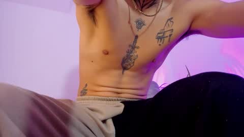 Max online show from November 21, 2025, 12:48 pm