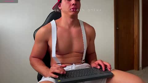 Snapshot of max_valiant1 chatting on June 4, 2026, 3:40 pm max_valiant1 online show from June 4, 2026, 3:40 pm