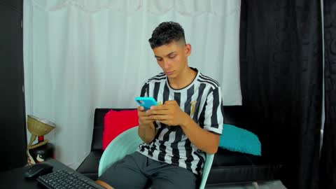 MAX     online show from January 21, 2025, 3:43 pm