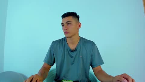 Snapshot of max_wild01 chatting on July 21, 2026, 12:57 am MAX online show from July 21, 2026, 12:57 am
