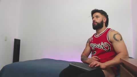 max_xl_ online show from April 21, 2026, 1:42 am