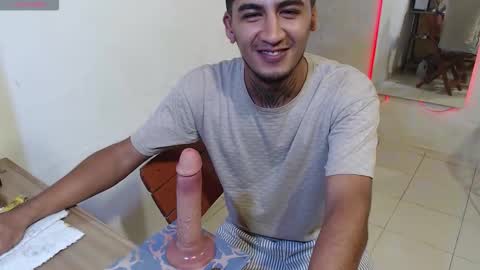 maxi dick online show from March 20, 2026, 12:10 pm