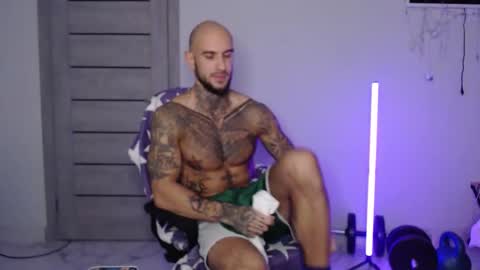 Maximus Fox online show from November 10, 2025, 5:12 pm