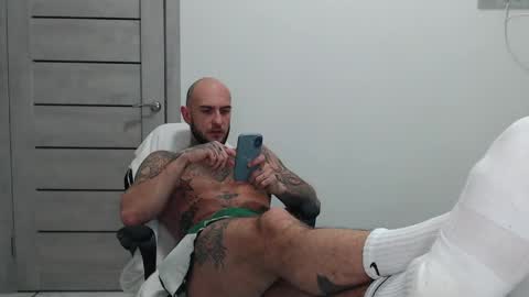 Snapshot of maxi_foxxx chatting on May 8, 2026, 8:19 am Maximus Fox online show from May 8, 2026, 8:19 am