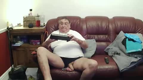 MAX online show from April 26, 2026, 10:18 pm