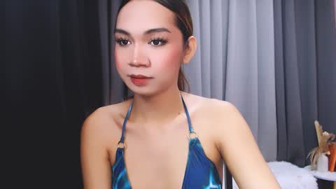 maxie greyson online show from December 10, 2024, 2:38 am