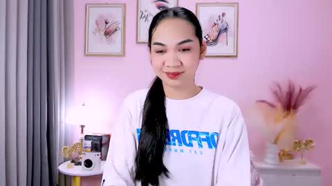 maxie greyson online show from February 10, 2025, 4:52 am