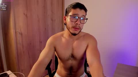 Mikael online show from November 8, 2025, 10:41 pm