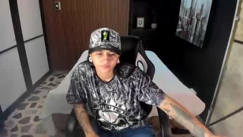 Snapshot of maxigarcia_ chatting on May 15, 2026, 10:06 pm Maxi online show from May 15, 2026, 10:06 pm