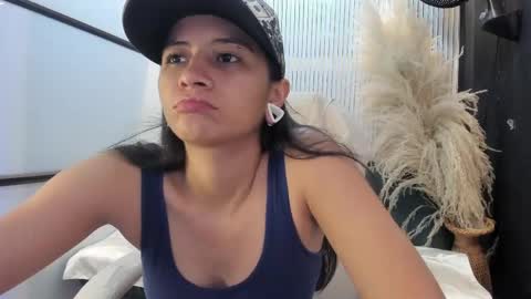 Snapshot of maxigarcia_ chatting on May 26, 2026, 9:33 pm Maxi online show from May 26, 2026, 9:33 pm