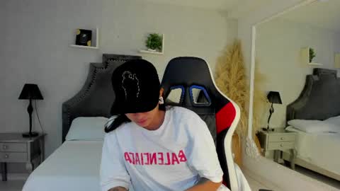 Snapshot of maxigarcia_ chatting on June 20, 2026, 11:40 pm Maxi online show from June 20, 2026, 11:40 pm