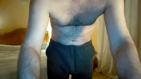 Snapshot of maxim_moment chatting on April 19, 2026, 10:23 pm Maxim online show from April 19, 2026, 10:23 pm