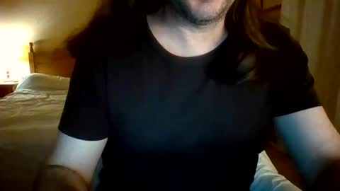 Snapshot of maxim_moment chatting on April 22, 2026, 10:33 pm Maxim online show from April 22, 2026, 10:33 pm