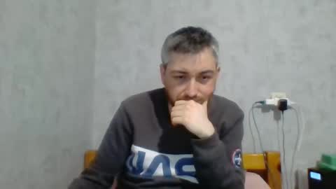 Snapshot of maximefrxx chatting on March 1, 2025, 9:37 pm Maxime online show from March 1, 2025, 9:37 pm