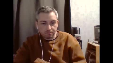 Snapshot of maximefrxx chatting on February 19, 2026, 5:42 pm Maxime online show from February 19, 2026, 5:42 pm