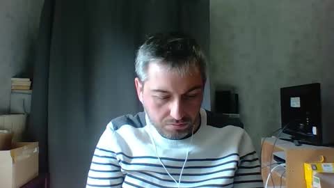 Snapshot of maximefrxx chatting on March 4, 2026, 11:16 am Maxime online show from March 4, 2026, 11:16 am