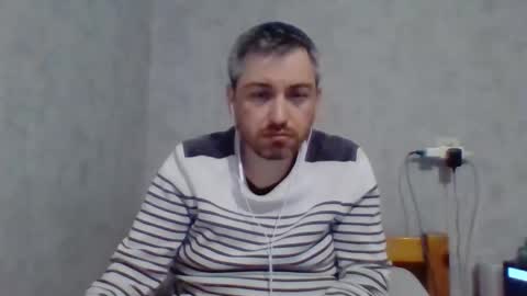 Snapshot of maximefrxx chatting on March 5, 2026, 12:17 am Maxime online show from March 5, 2026, 12:17 am