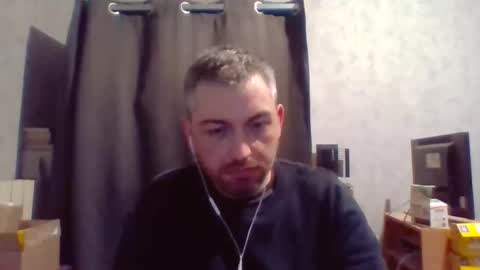 Snapshot of maximefrxx chatting on March 7, 2026, 5:21 pm Maxime online show from March 7, 2026, 5:21 pm