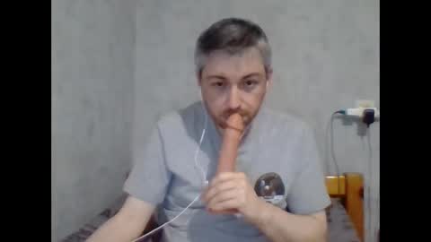 Snapshot of maximefrxx chatting on May 4, 2026, 11:56 pm Maxime online show from May 4, 2026, 11:56 pm