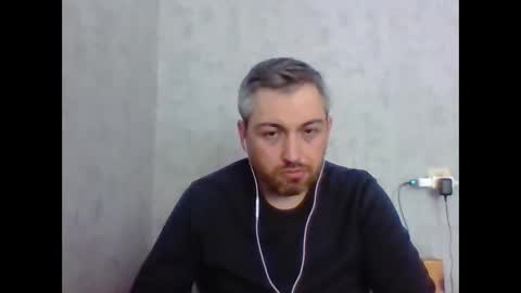 Snapshot of maximefrxx chatting on June 7, 2026, 11:47 am Maxime online show from June 7, 2026, 11:47 am