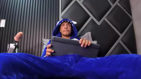 maxi online show from September 21, 2025, 3:57 pm